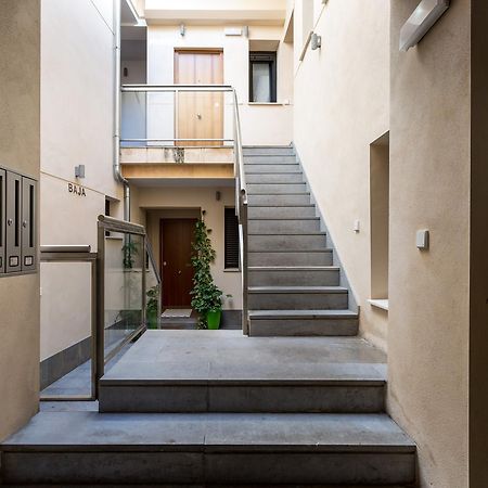 Atrivm Apartamento Apartment Seville Exterior photo