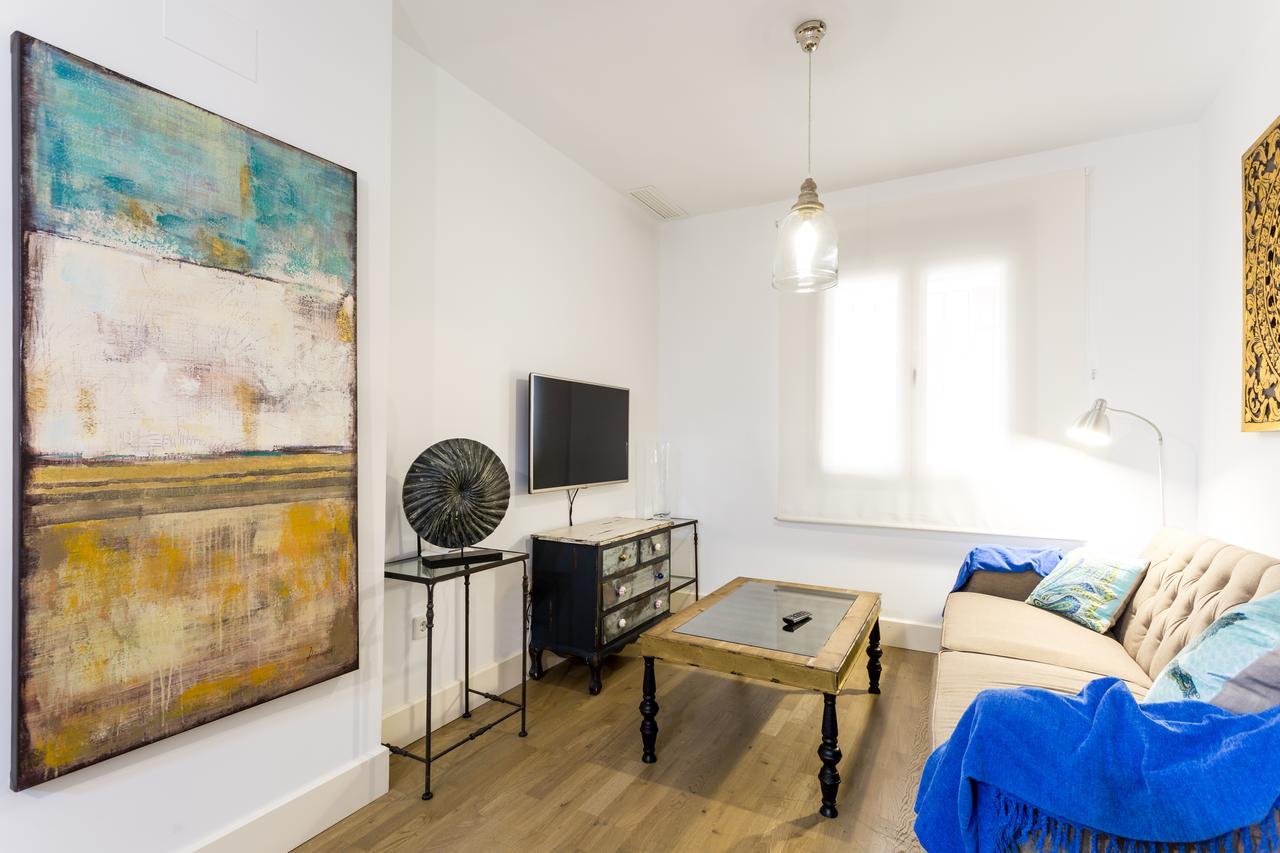 Atrivm Apartamento Apartment Seville Exterior photo