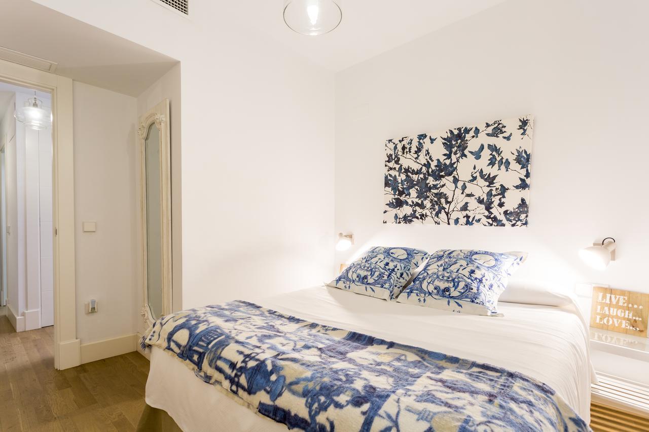 Atrivm Apartamento Apartment Seville Exterior photo